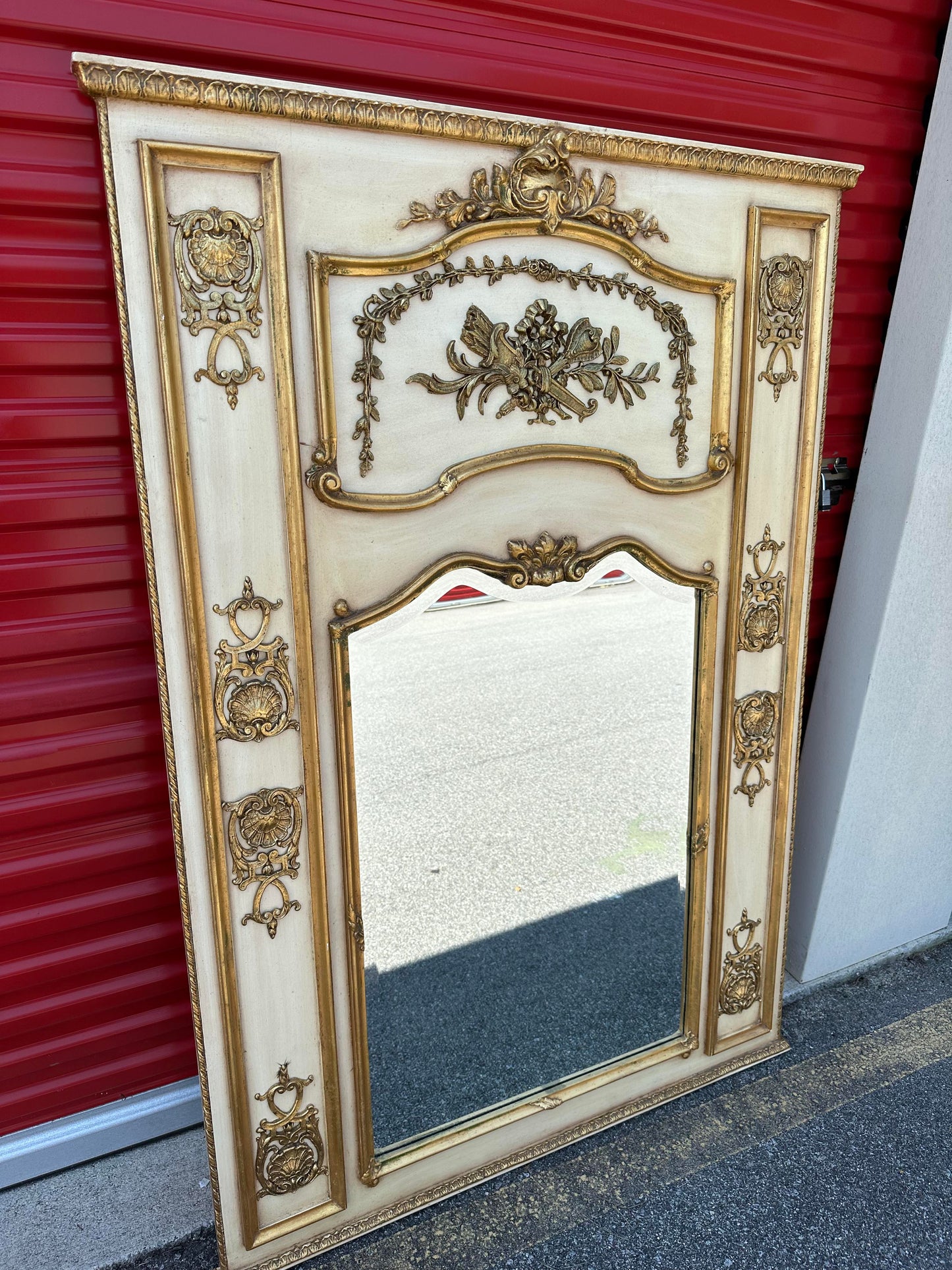 1960s Ornate Italian Cream Carved Trumeau 18k Gold Trimmed Mirror